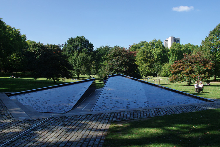 Canada memorial, Green park