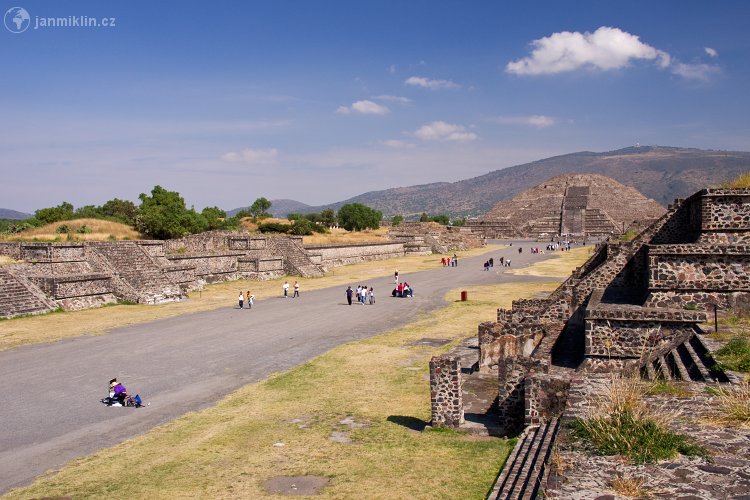 sobota 3. 11. | Teotihuacán