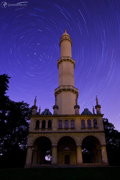 50 nočních minut u minaretu