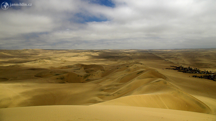 Duny pouště Atacama