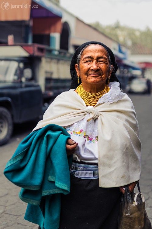 indiánská babička | Otavalo