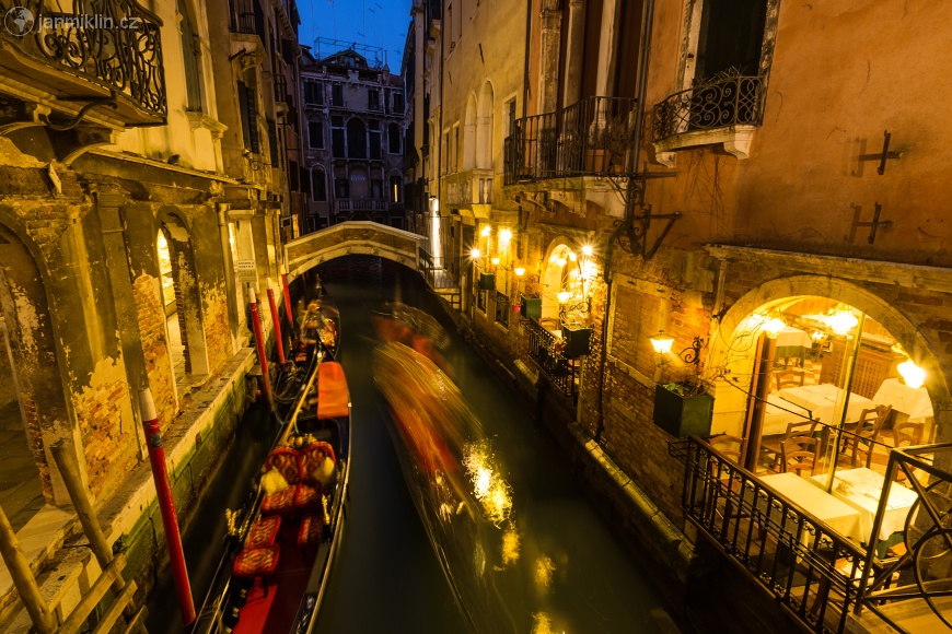 noc v Benátkách