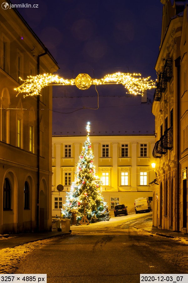 vánoční strom, náměstí, Mikulov