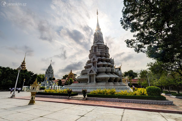 areál Stříbrné pagody