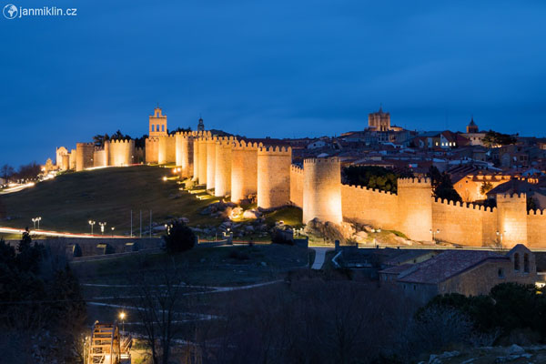 Muralla de Ávila z Cuatro Postes