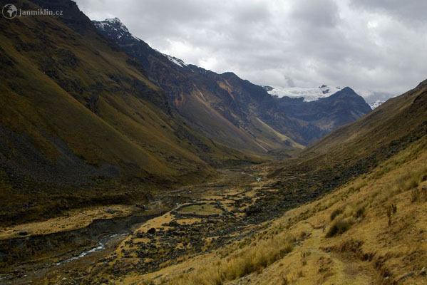 středa 20. 8. – Alpamayo BC trek: den 3 (Passo Osoruri – Quebrada Alpamayo)
