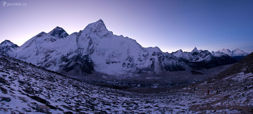Údolí Khumbu před svítáním