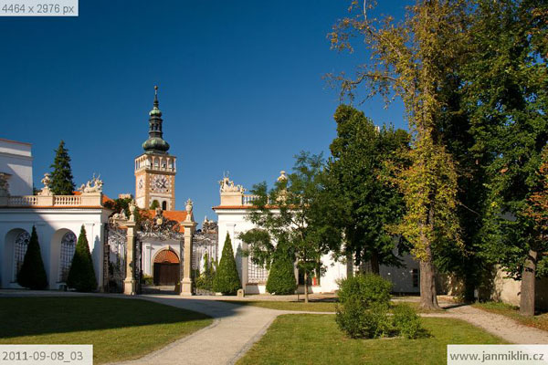 zámecký park, kostel sv. Václava, Mikulov